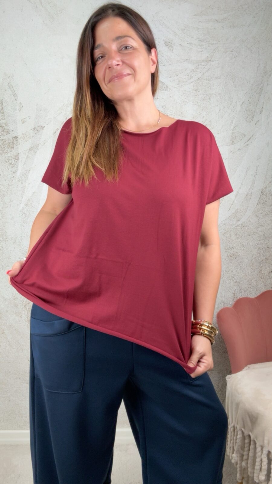 T-shirt basic bordeaux - immagine 2