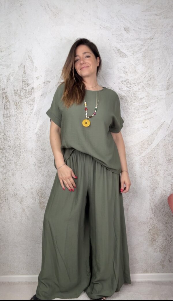 Completo Camilla militare